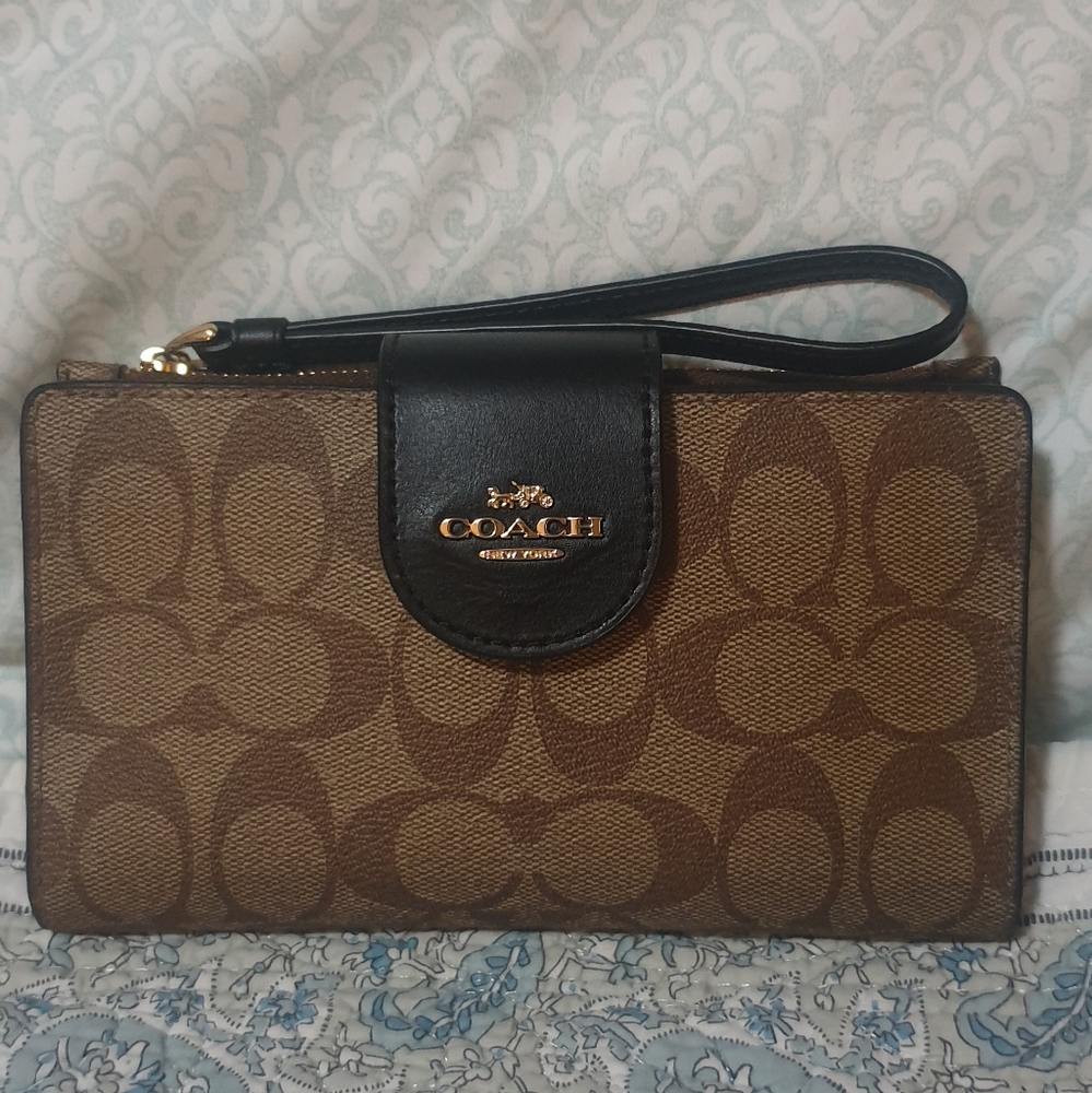 Coach Signature Medium Wallet